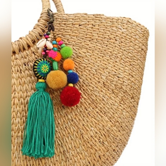 Colorful Pom Pom Keychain with Shells - Picture 2 of 12